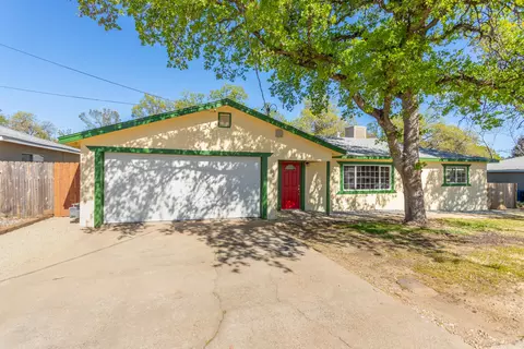 1572 Yale Ct, Redding, CA 96002 photo 4