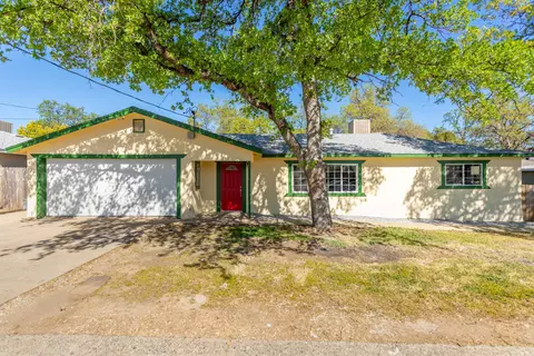 1572 Yale Ct, Redding, CA 96002 photo 3