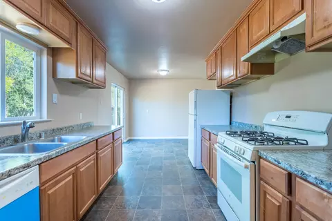 1572 Yale Ct, Redding, CA 96002 photo 12