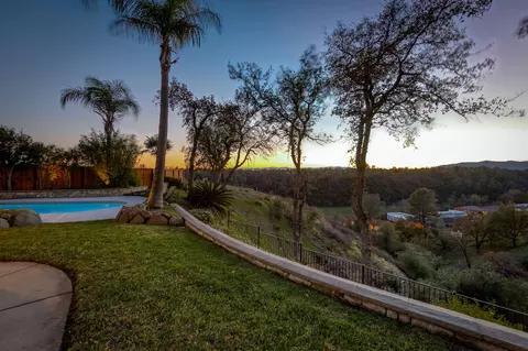 4040 Silver Lace Ln, Redding, CA 96001 photo 4