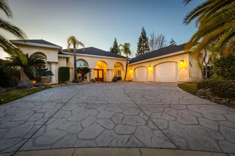 4040 Silver Lace Ln, Redding, CA 96001 photo 2