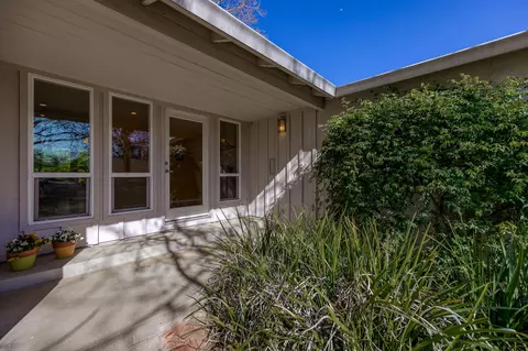 620 Lincoln St, Redding, CA 96001 photo 2