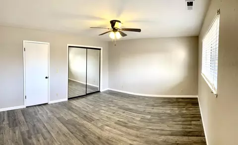1027 Mistletoe Ln, Redding, CA 96002 photo 7