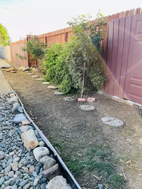 1027 Mistletoe Ln, Redding, CA 96002 photo 19