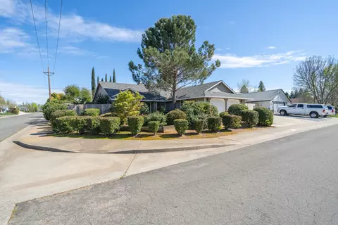 1555 Lavender Way, Redding, CA 96003 photo 1