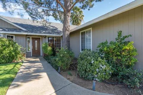 1555 Lavender Way, Redding, CA 96003 photo 8