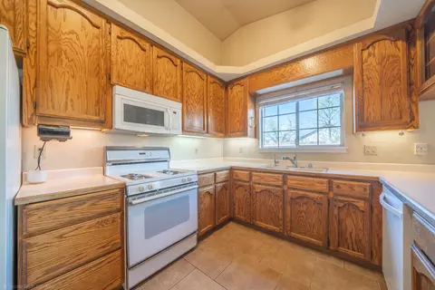 1555 Lavender Way, Redding, CA 96003 photo 18