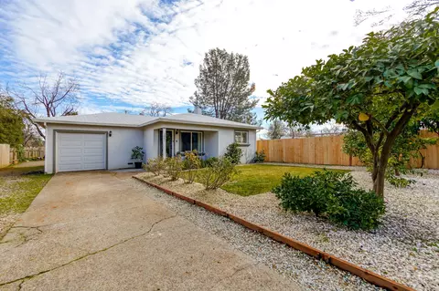 2801 Blueview St, Redding, CA 96002 photo 2