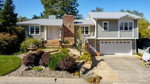 660 Overhill Dr, Redding, CA 96001 photo 1