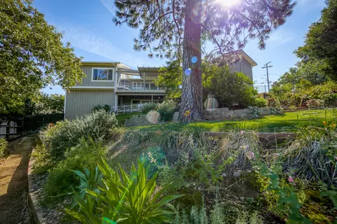 660 Overhill Dr, Redding, CA 96001 photo 92