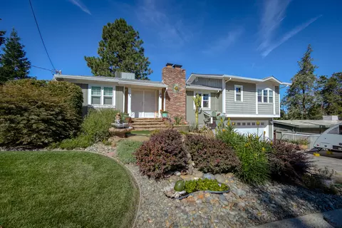 660 Overhill Dr, Redding, CA 96001 photo 3