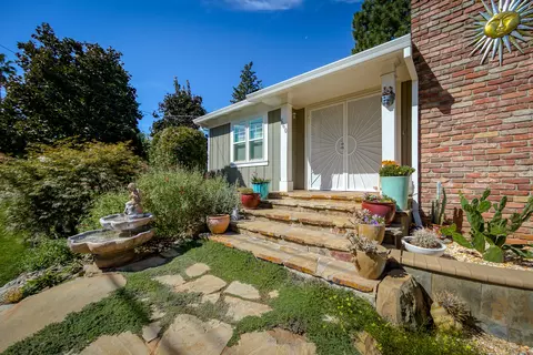 660 Overhill Dr, Redding, CA 96001 photo 5