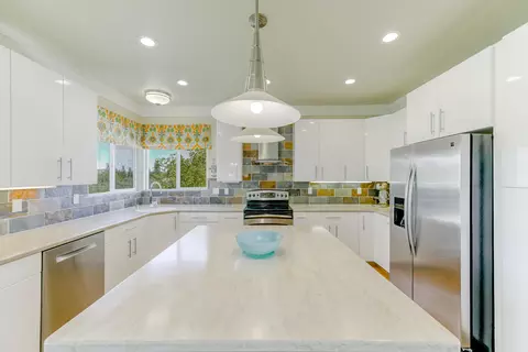660 Overhill Dr, Redding, CA 96001 photo 36