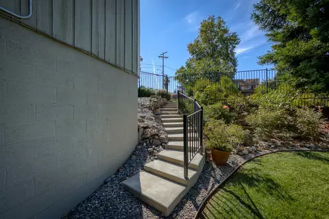 660 Overhill Dr, Redding, CA 96001 photo 84