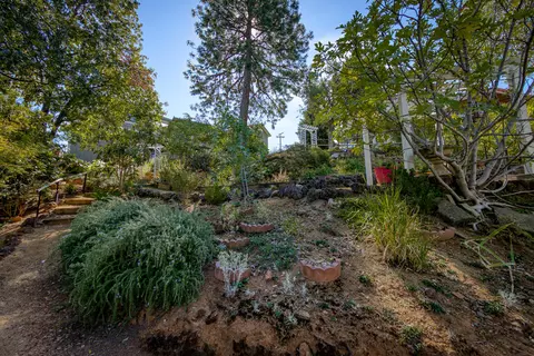 660 Overhill Dr, Redding, CA 96001 photo 97