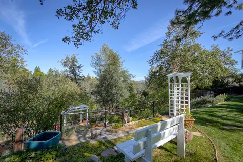 660 Overhill Dr, Redding, CA 96001 photo 89