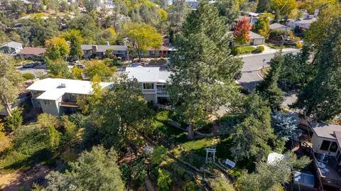 660 Overhill Dr, Redding, CA 96001 photo 111