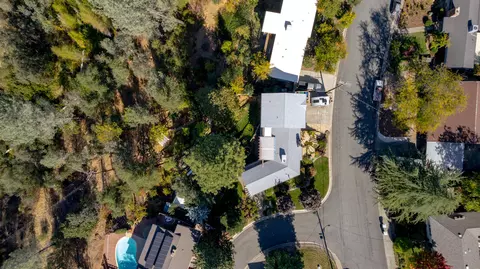 660 Overhill Dr, Redding, CA 96001 photo 112