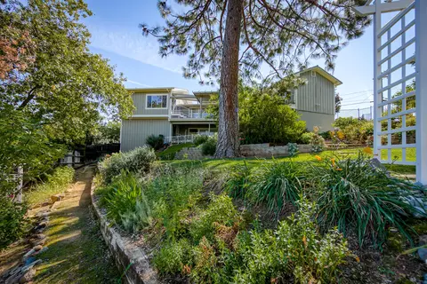 660 Overhill Dr, Redding, CA 96001 photo 91