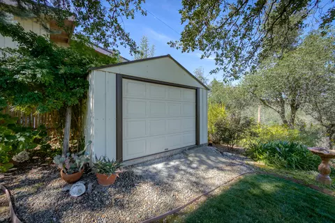 660 Overhill Dr, Redding, CA 96001 photo 87