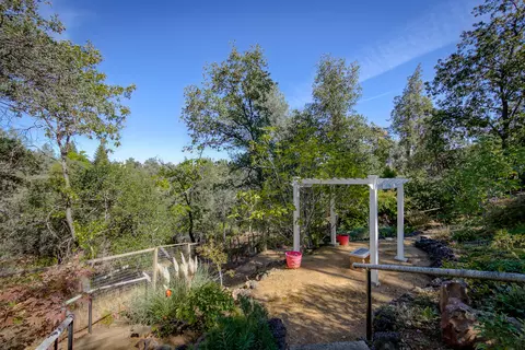 660 Overhill Dr, Redding, CA 96001 photo 94