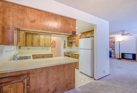 2605 Rainbow Ln, Redding, CA 96002 photo 11