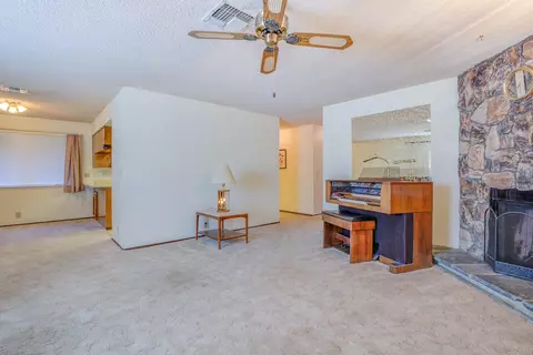 2605 Rainbow Ln, Redding, CA 96002 photo 13