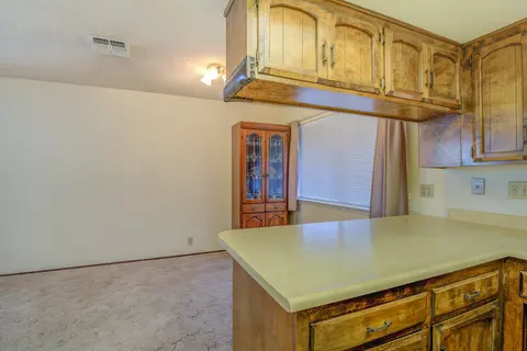 2605 Rainbow Ln, Redding, CA 96002 photo 9