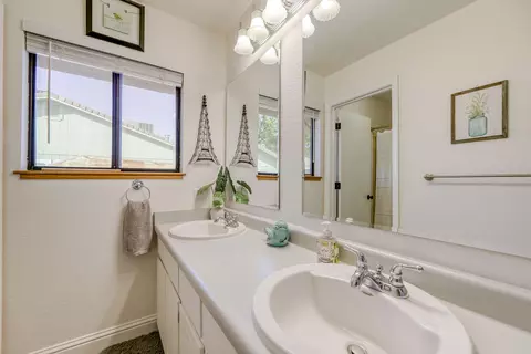 3220 Harlan Dr, Redding, CA 96003 photo 10