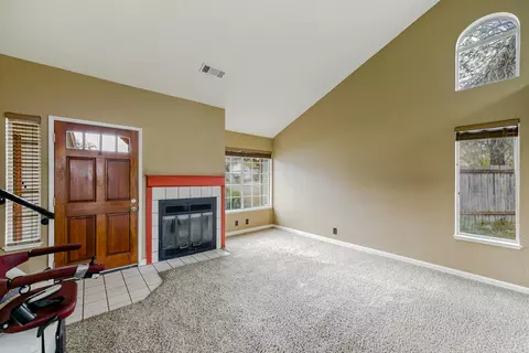684 Brock Dr, Redding, CA 96003 photo 3