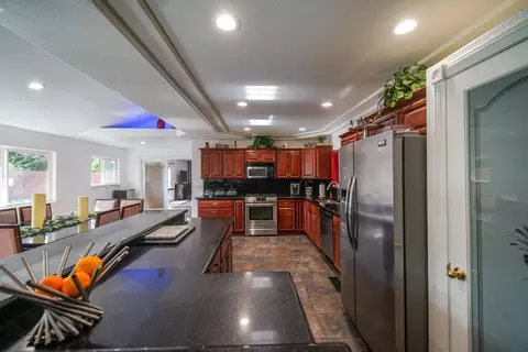 683 Joaquin Ave, Redding, CA 96002 photo 4