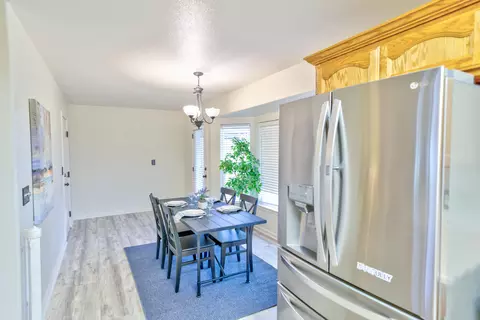 3885 Sunglow Dr, Redding, CA 96001 photo 9