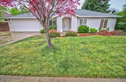 3885 Sunglow Dr, Redding, CA 96001 photo 1