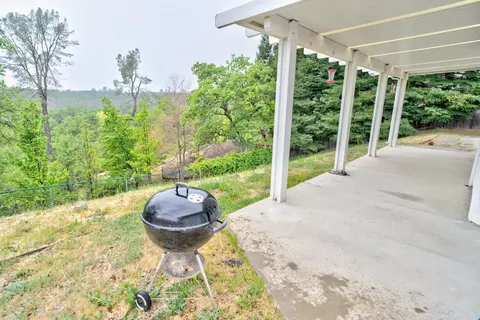 3885 Sunglow Dr, Redding, CA 96001 photo 4