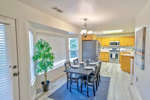3885 Sunglow Dr, Redding, CA 96001 photo 10