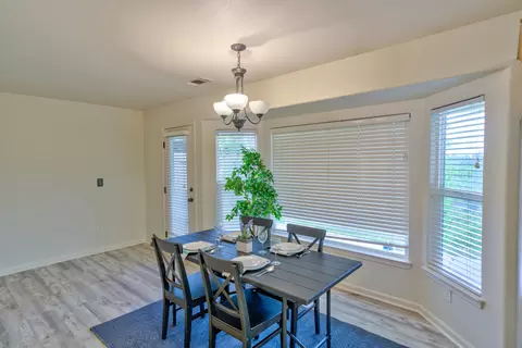 3885 Sunglow Dr, Redding, CA 96001 photo 11