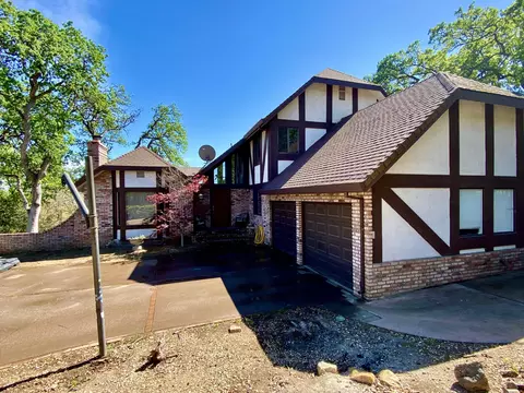14495 Carriage Ln, Red Bluff, CA 96080 photo 2