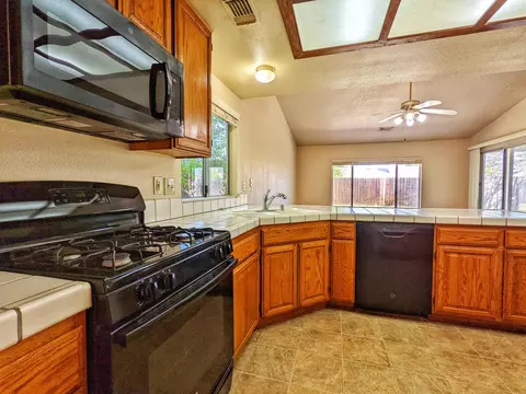 2553 Yana Ave, Redding, CA 96002 photo 8