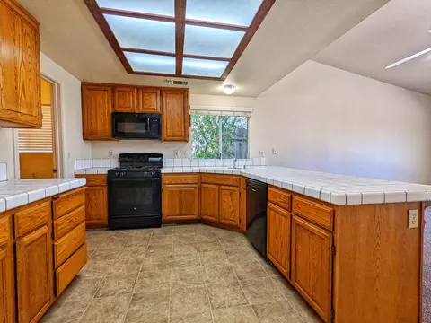 2553 Yana Ave, Redding, CA 96002 photo 4