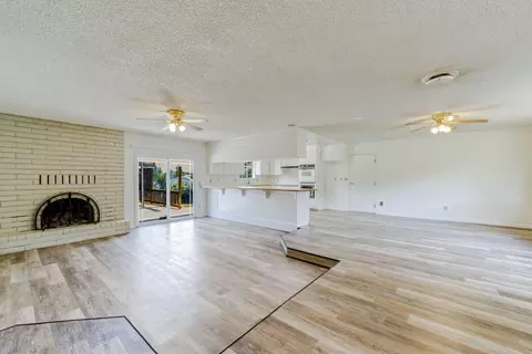 3330 Stratford Ave, Redding, CA 96001 photo 4