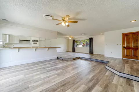 3330 Stratford Ave, Redding, CA 96001 photo 5