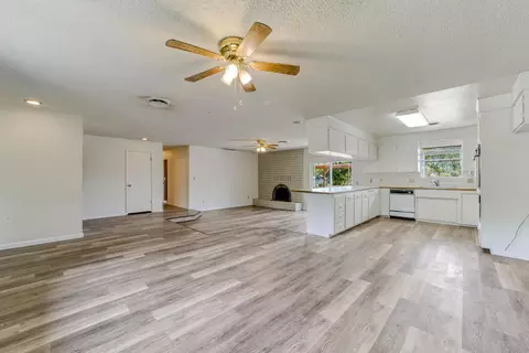 3330 Stratford Ave, Redding, CA 96001 photo 8