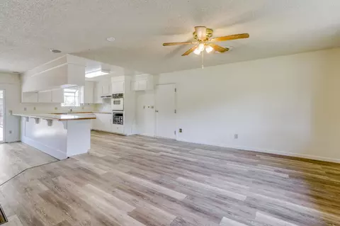 3330 Stratford Ave, Redding, CA 96001 photo 7