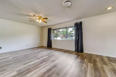 3330 Stratford Ave, Redding, CA 96001 photo 6
