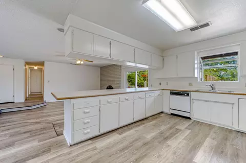 3330 Stratford Ave, Redding, CA 96001 photo 9