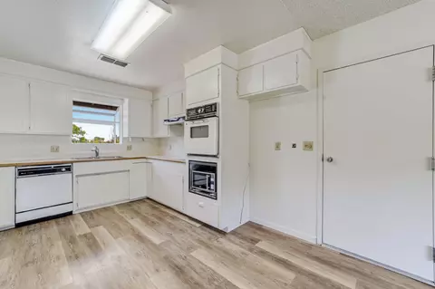 3330 Stratford Ave, Redding, CA 96001 photo 12