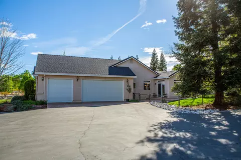 1130 Hope Ln, Redding, CA 96003 photo 4