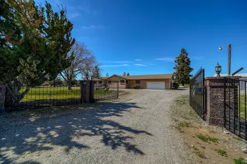 3325 Houghton Ave, Corning, CA 96021 photo 2