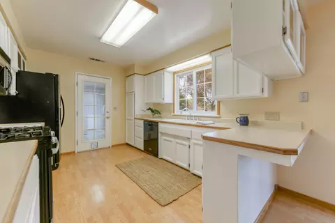 3246 Sacramento Dr, Redding, CA 96001 photo 6