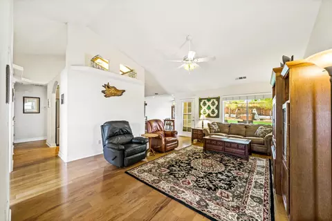 3358 Landmark Ct, Redding, CA 96003 photo 4